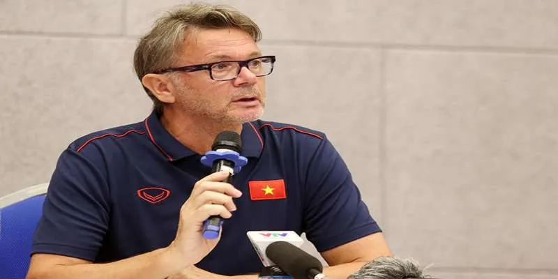 Quá trình học tập, thành tựu của Philippe Troussier